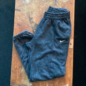 NWT | NIKE Essential Fleece Loose Fit Mid Rise Joggers Sweatpants